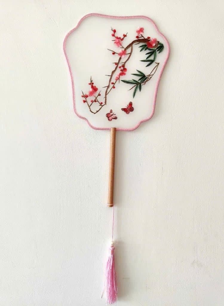 Quạt cổ trang hồng